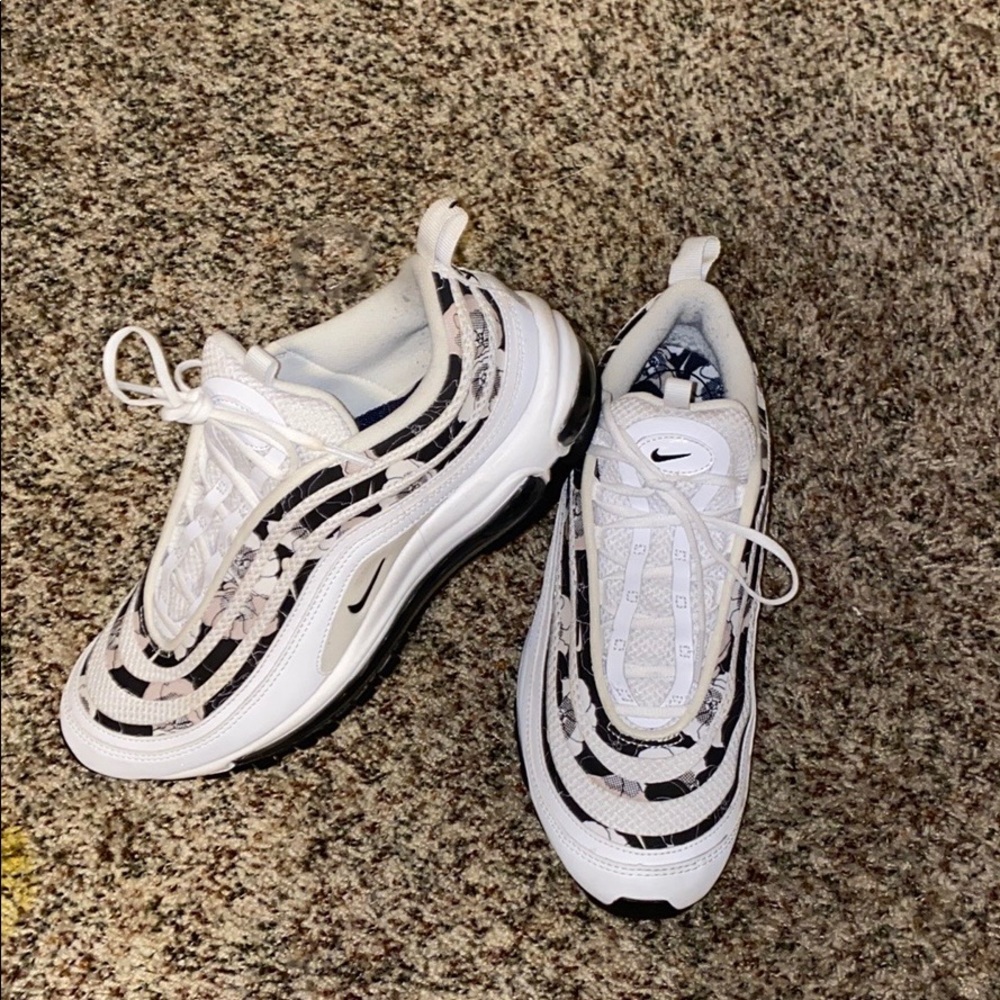 BRAND NEW NIKES